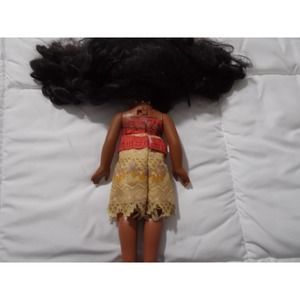 Disney Princess Moana 14 Inch Singing Doll